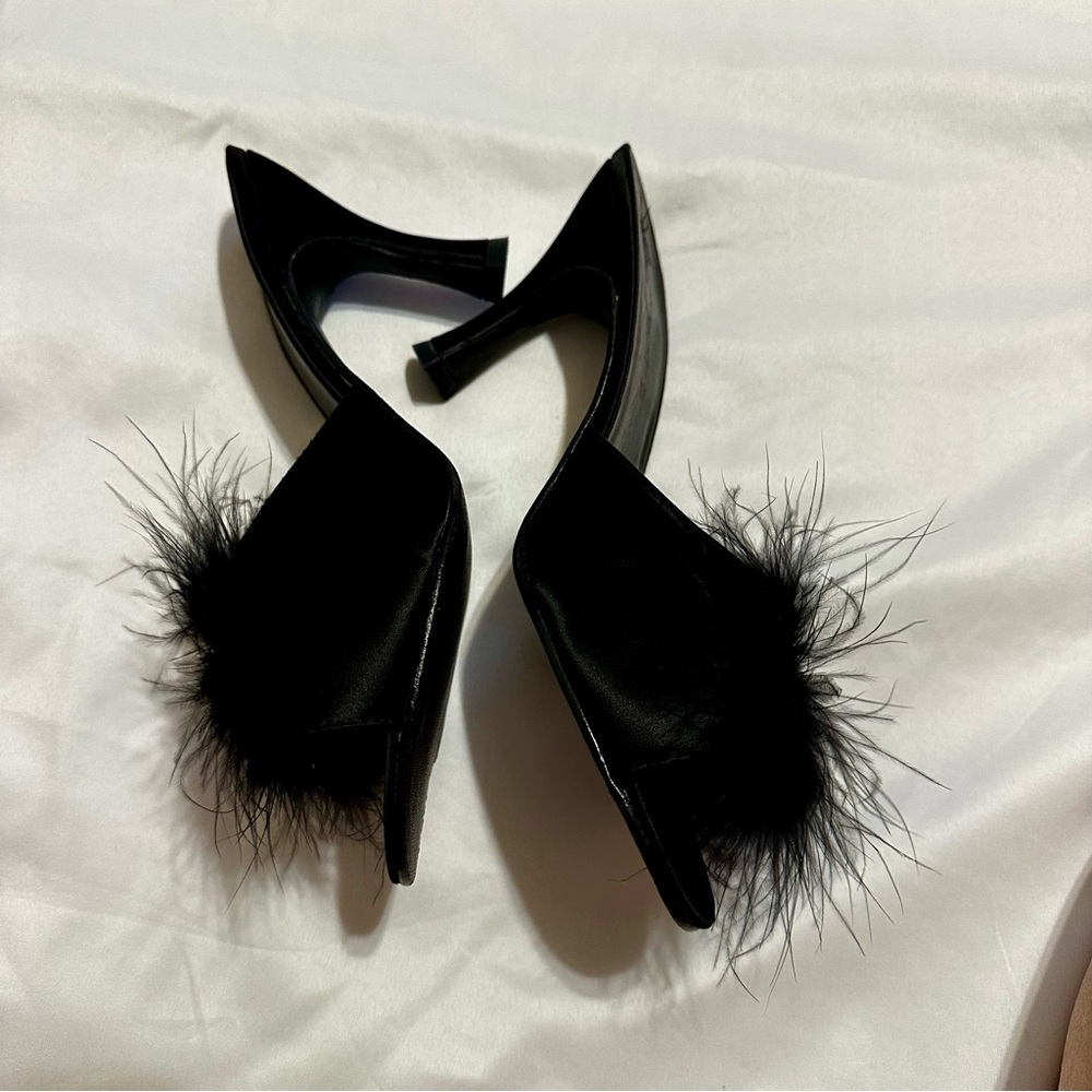 Elegant Black Feathered Women's Heels NWOT